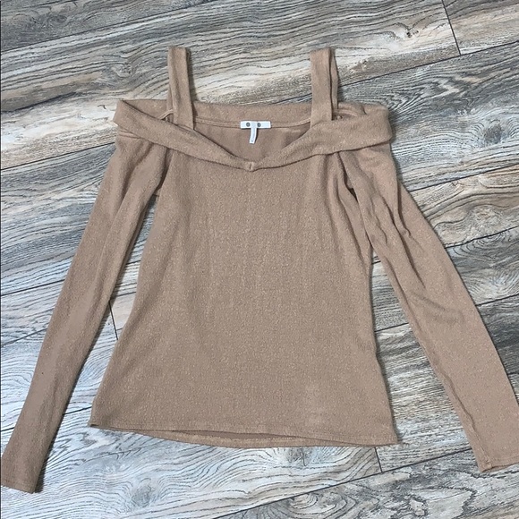 Cold Shoulder Sweater - Picture 3 of 8